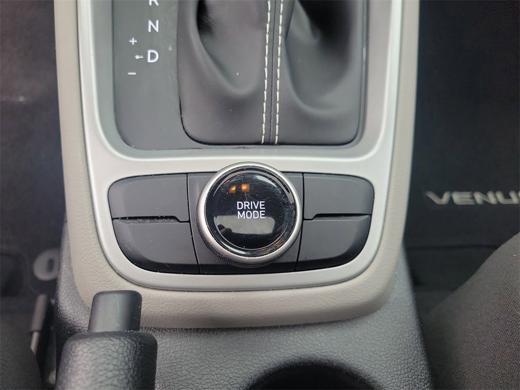 Certified 2023 Hyundai Venue SEL w/ Cargo Package image 33