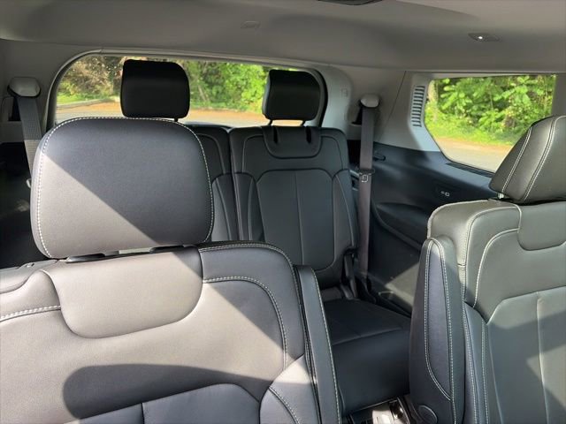 Used 2021 Jeep Grand Cherokee L Limited AWD/4WD image 27