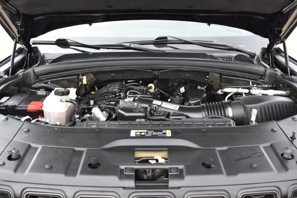 Used 2023 Jeep Grand Cherokee Altitude AWD/4WD image 11