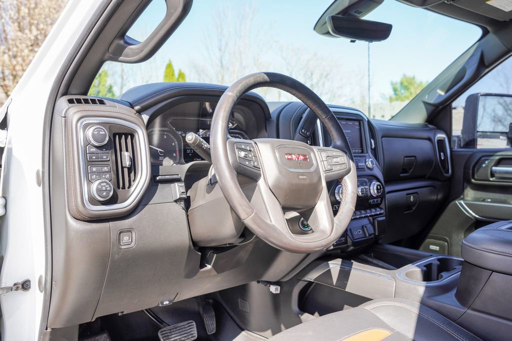 Used 2022 GMC Sierra 3500 AT4 w/ AT4 Premium Plus Package AWD/4WD image 11