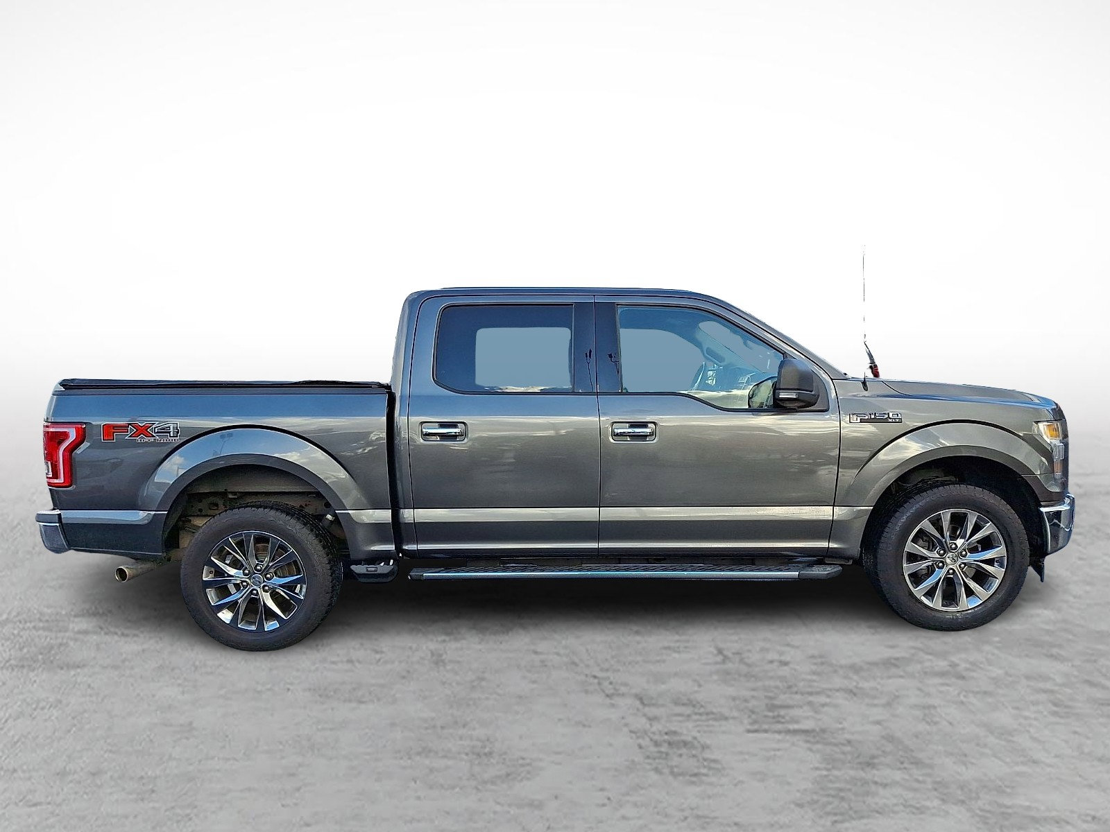 Used 2017 Ford F150 XLT w/ Equipment Group 302A Luxury image 8