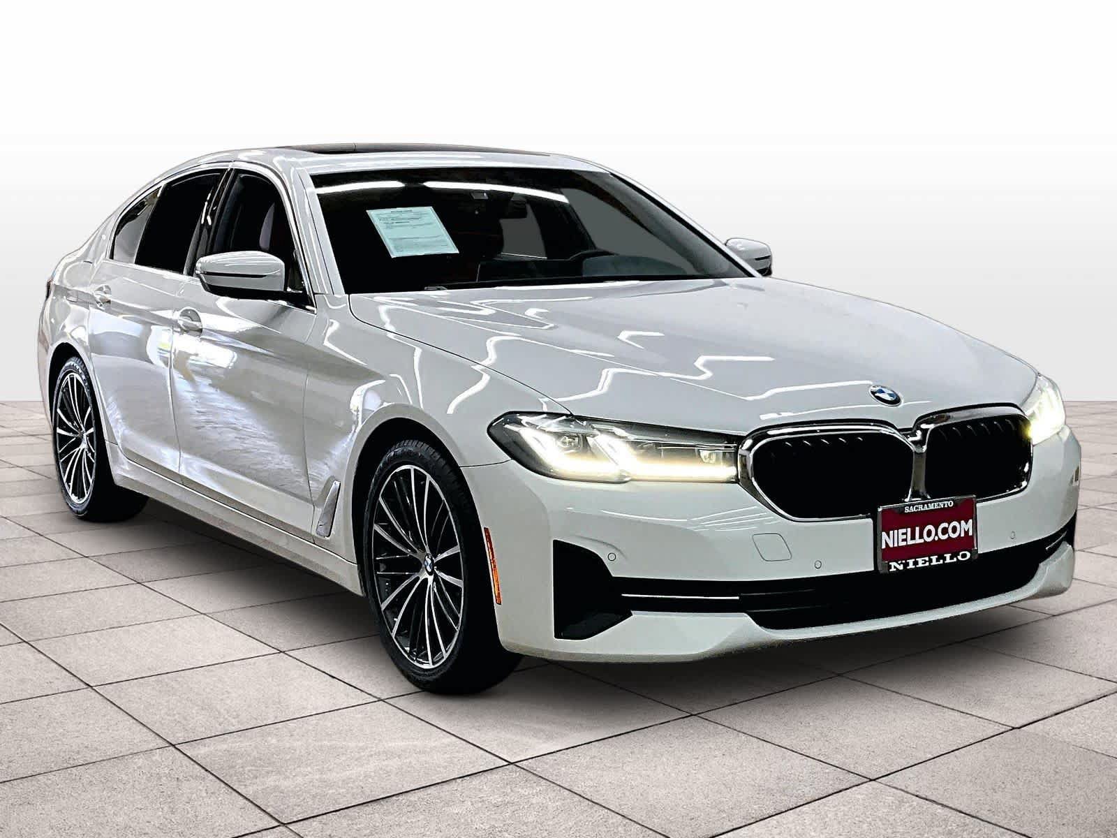 Used 2023 BMW 530i w/ Convenience Package RWD image 2