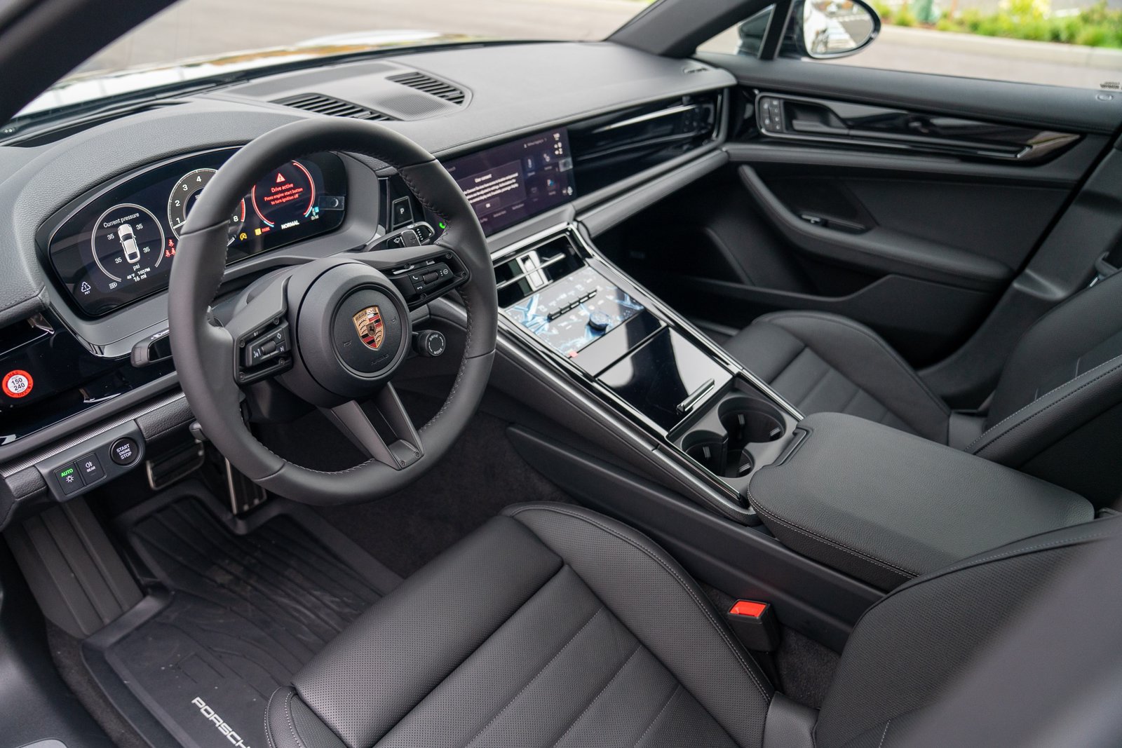 Certified 2026 Porsche Panamera 4 AWD/4WD image 4