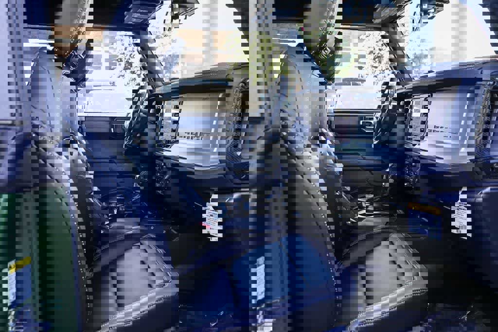 New 2025 Ford Bronco Outer Banks image 17