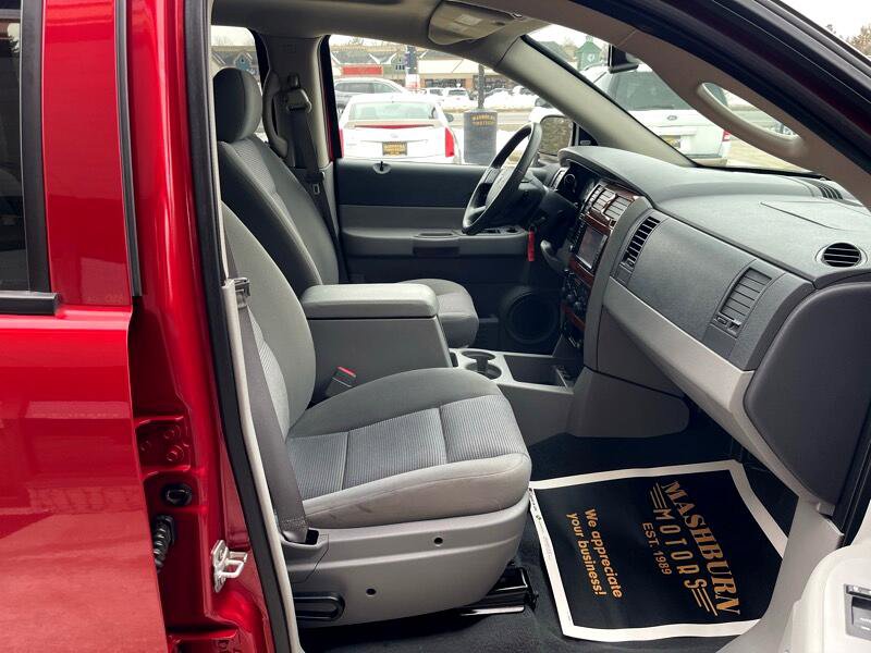 Used 2008 Dodge Durango SLT w/ Technology Group II image 42