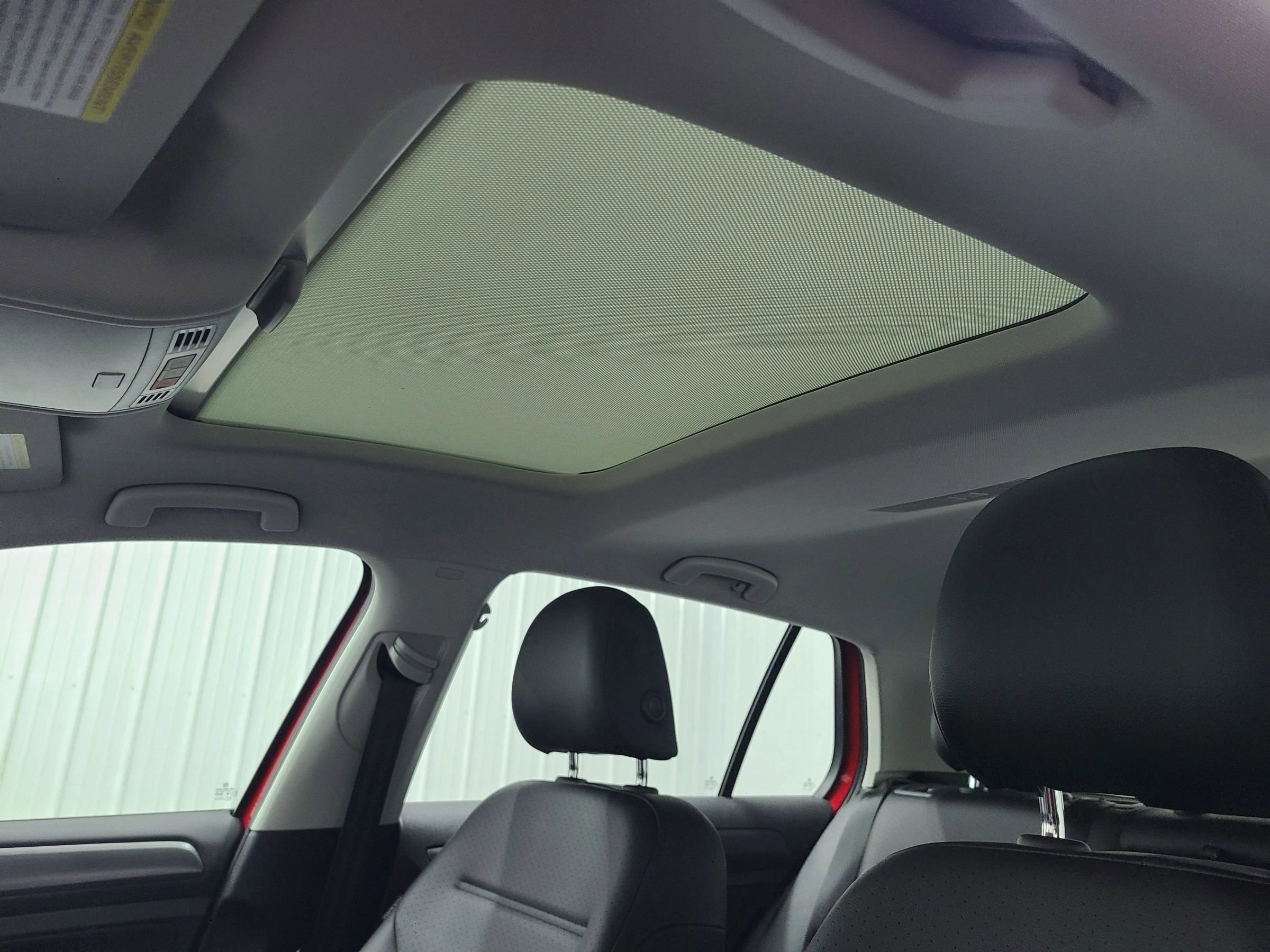 Used 2018 Volkswagen Golf SE image 20