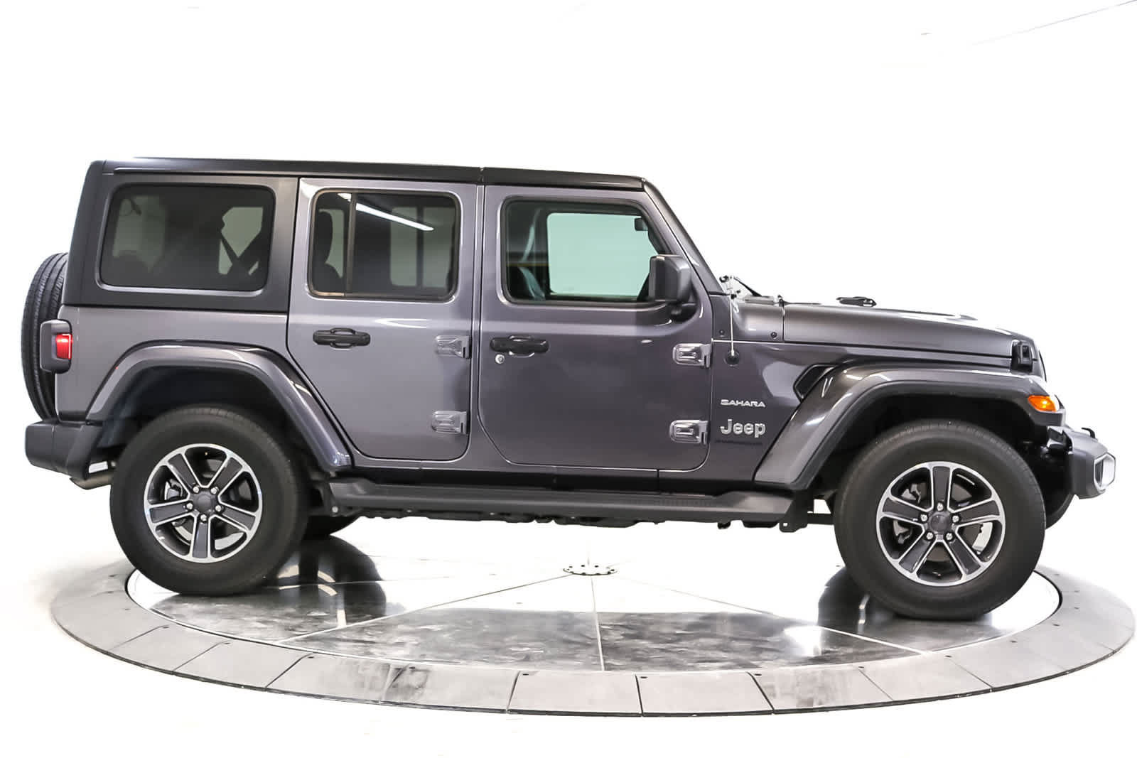 Used 2023 Jeep Wrangler Unlimited Sahara AWD/4WD image 8