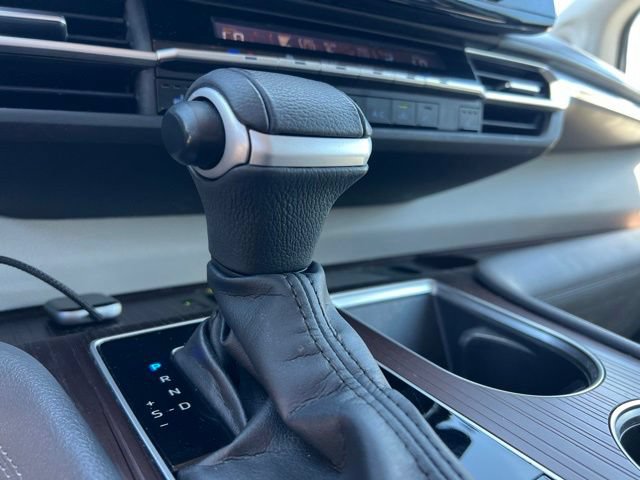 Used 2022 Toyota Sienna XLE w/ XLE Plus Package FWD image 22