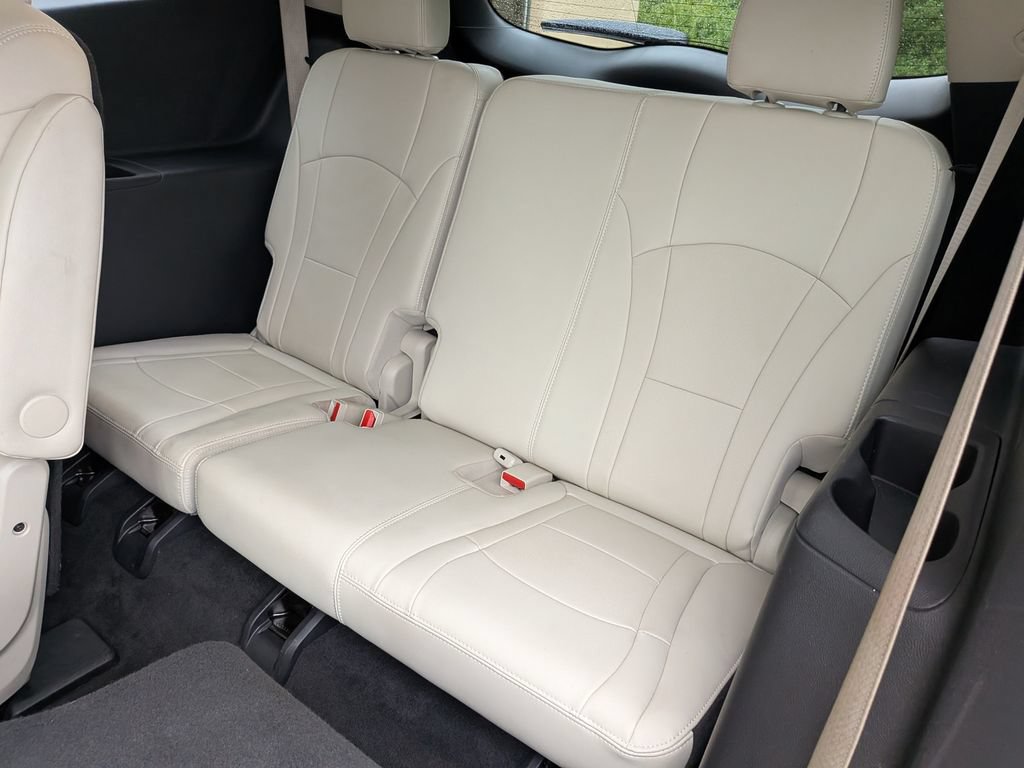 Used 2024 Buick Enclave Essence AWD/4WD image 37