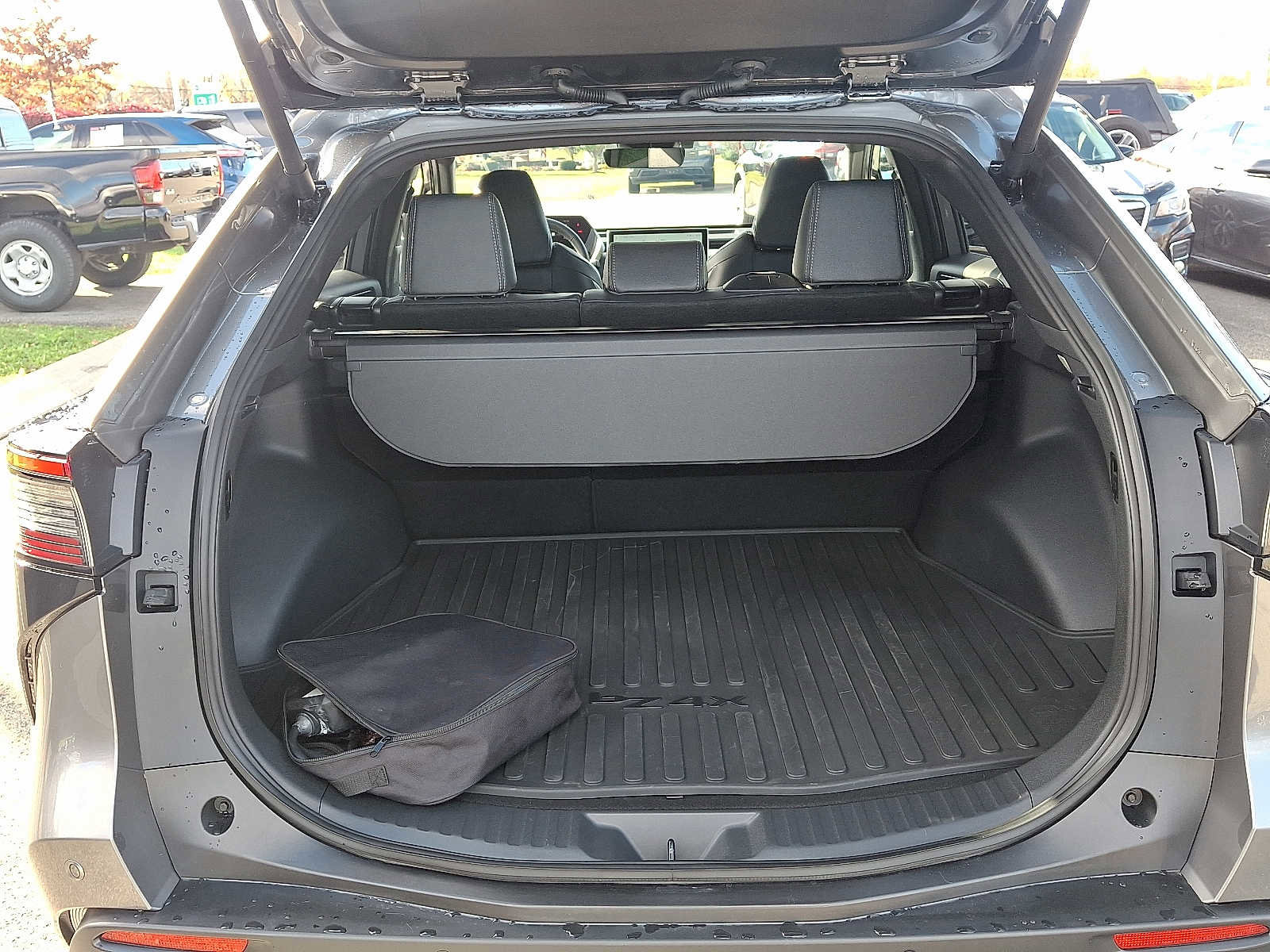 Used 2025 Toyota bZ4X AWD image 30