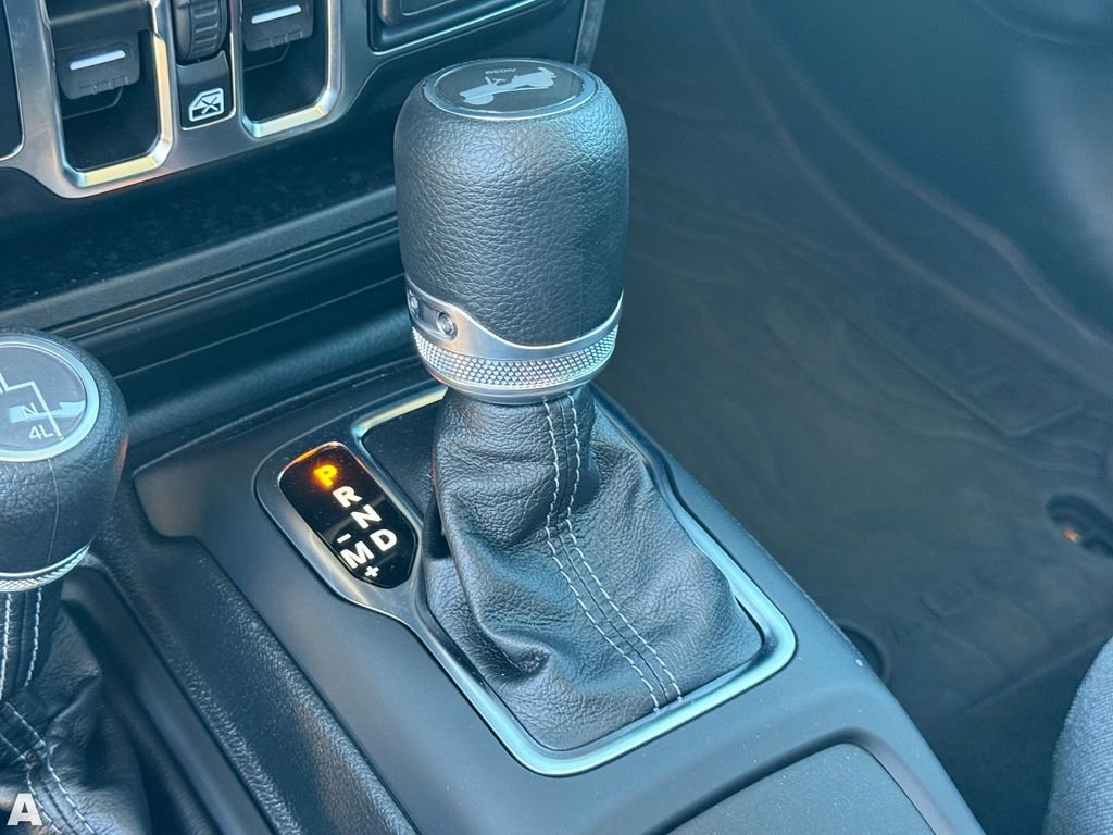 Used 2025 Jeep Wrangler Sport S image 24