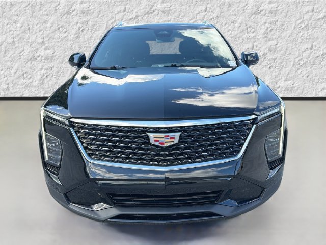 Used 2024 Cadillac XT4 Premium Luxury FWD image 8