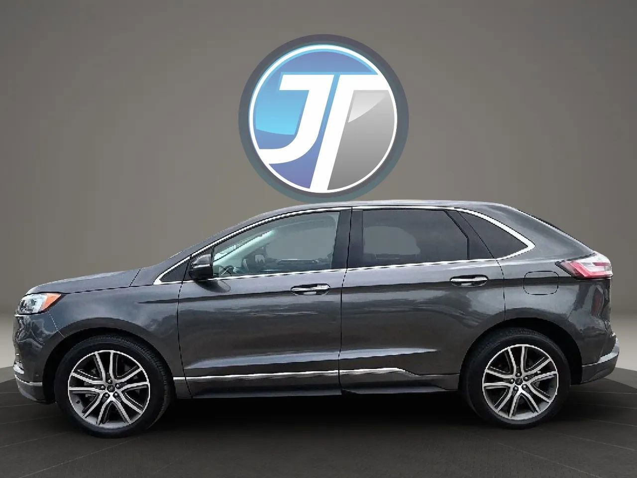 Used 2019 Ford Edge Titanium w/ Equipment Group 301A AWD/4WD image 18
