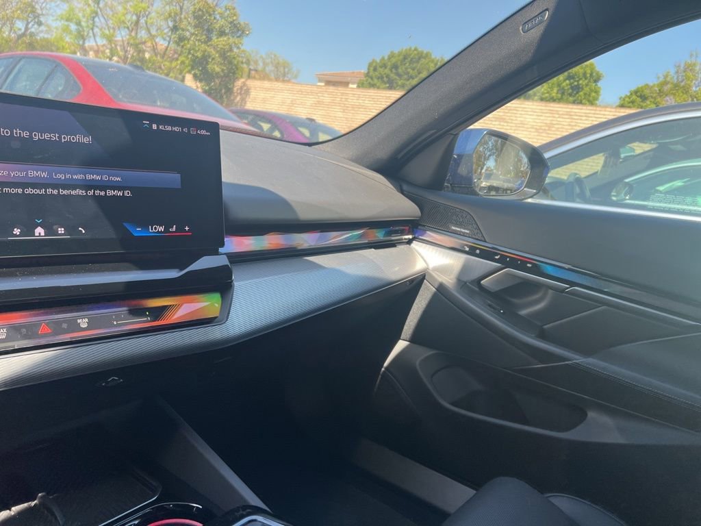 Used 2024 BMW i5 eDrive40i w/ M Sport Package image 19