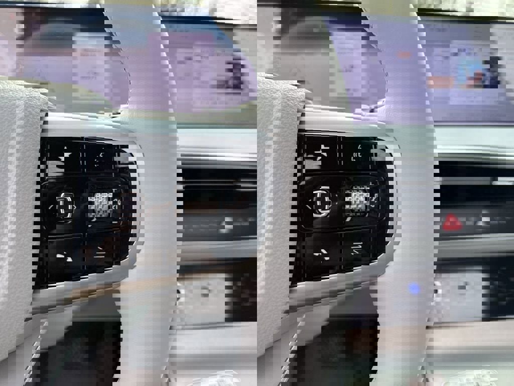 New 2026 Genesis GV70 2.5T Advanced AWD/4WD image 17