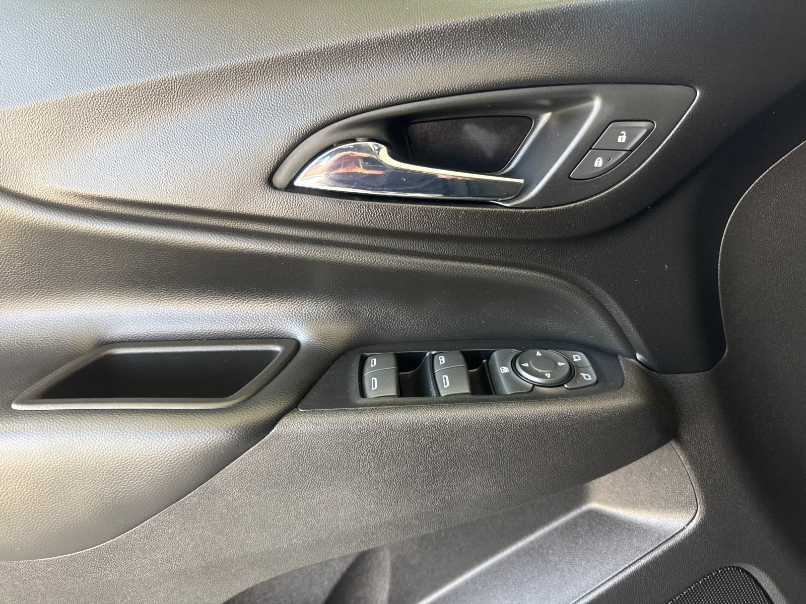 Used 2019 Chevrolet Equinox LT AWD/4WD image 10