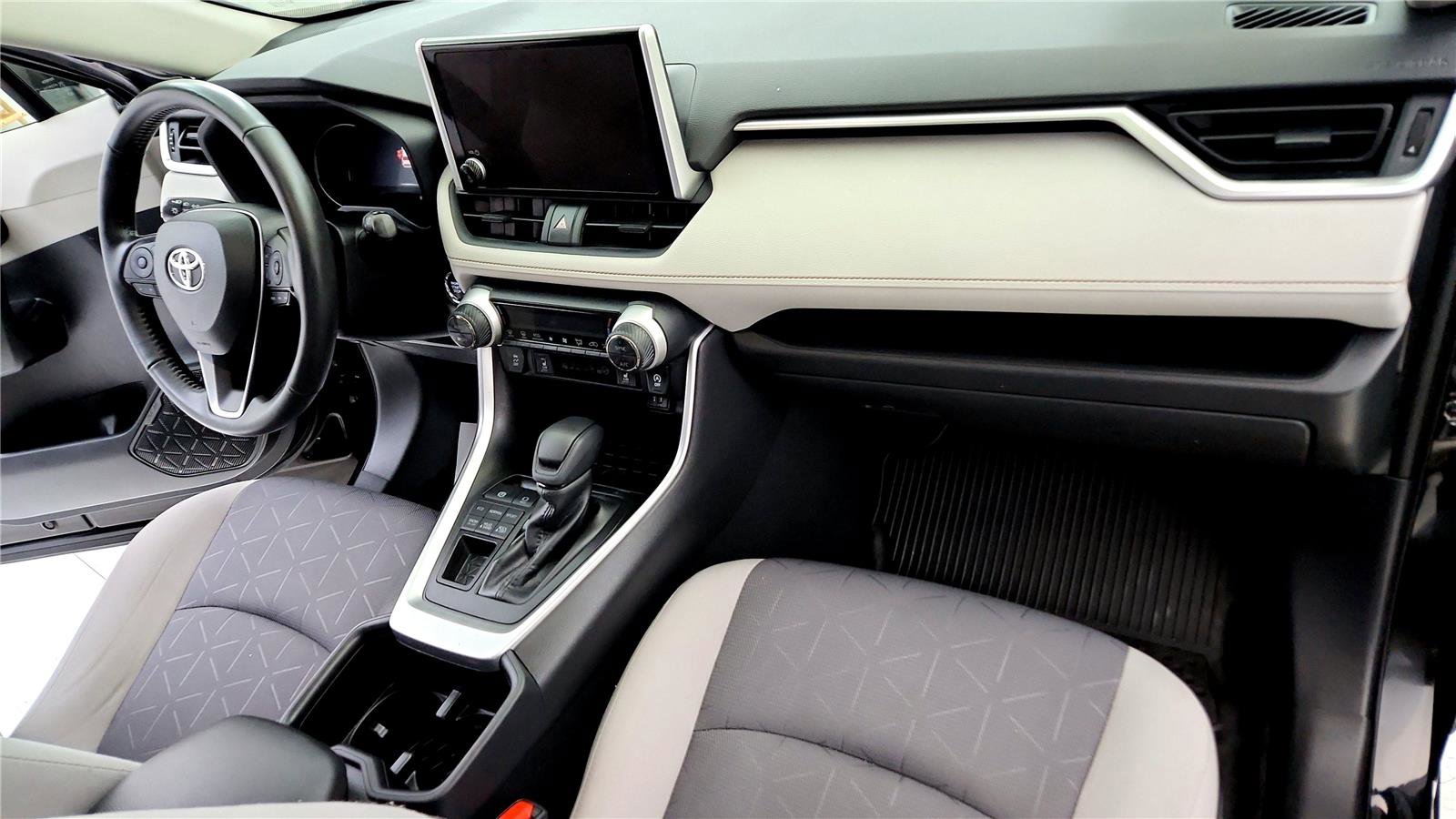 Certified 2023 Toyota RAV4 XLE w/ Convenience Package image 16