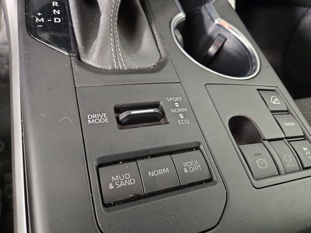 Used 2023 Toyota Highlander LE image 28