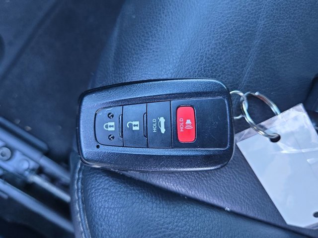 Used 2020 Toyota Camry XSE image 34