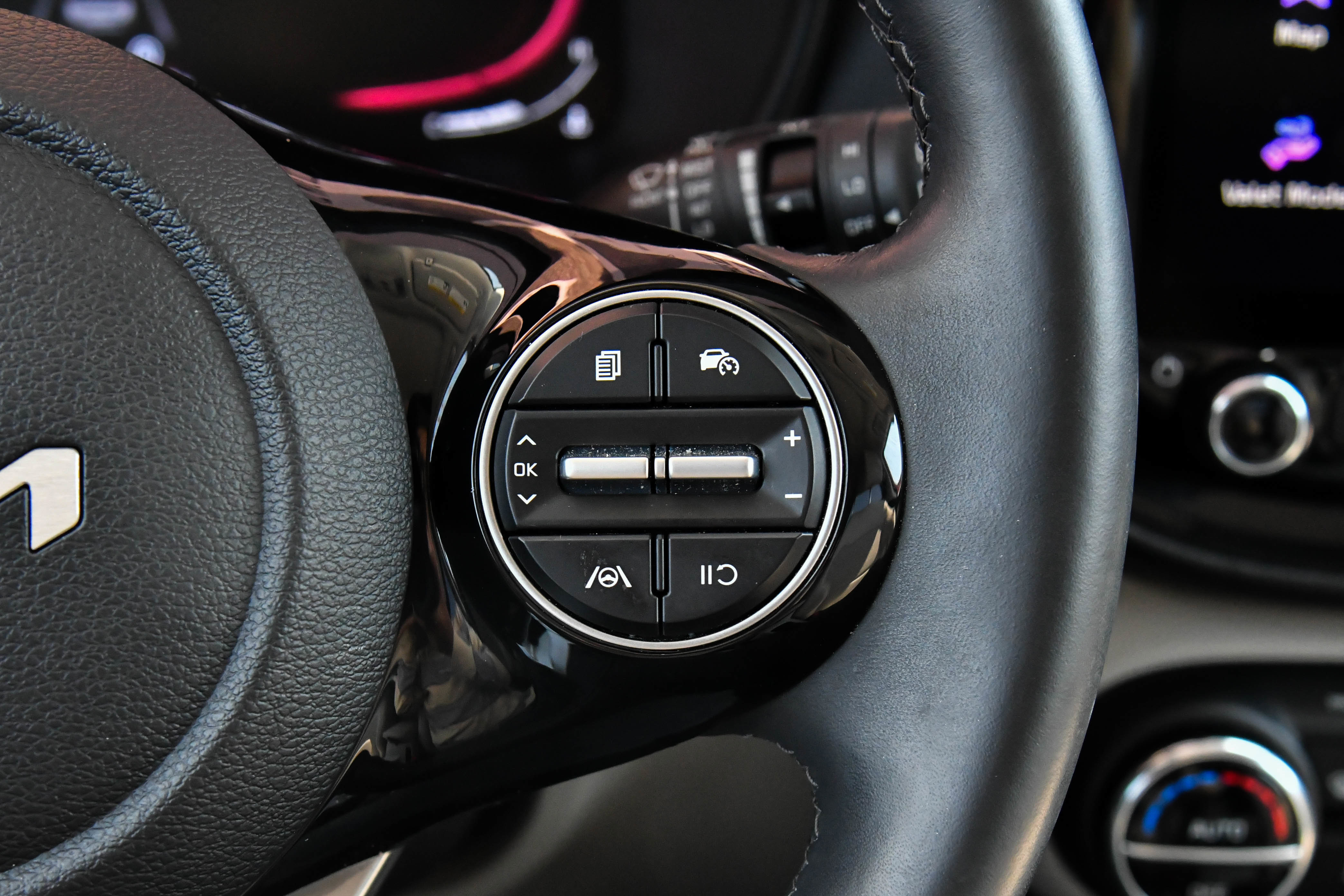 Used 2024 Kia Soul EX image 31