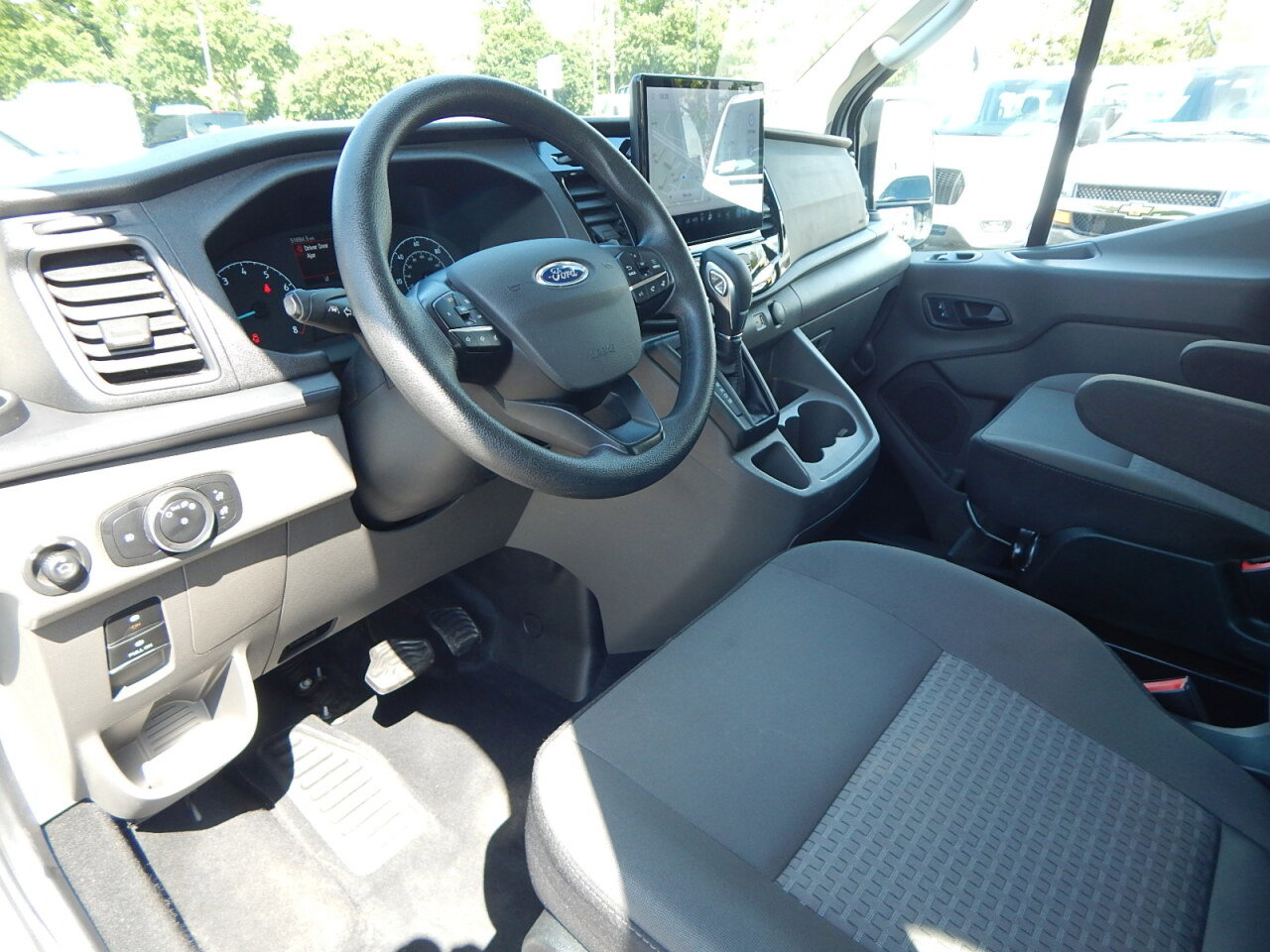 Used 2023 Ford Transit 350 XLT RWD image 2