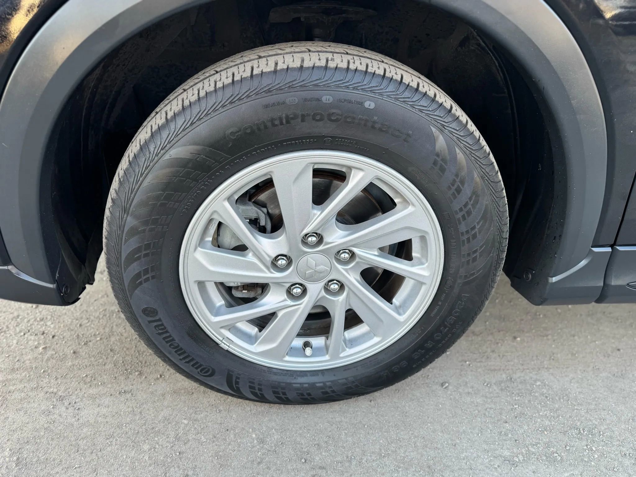 Used 2019 Mitsubishi Eclipse Cross ES FWD image 7