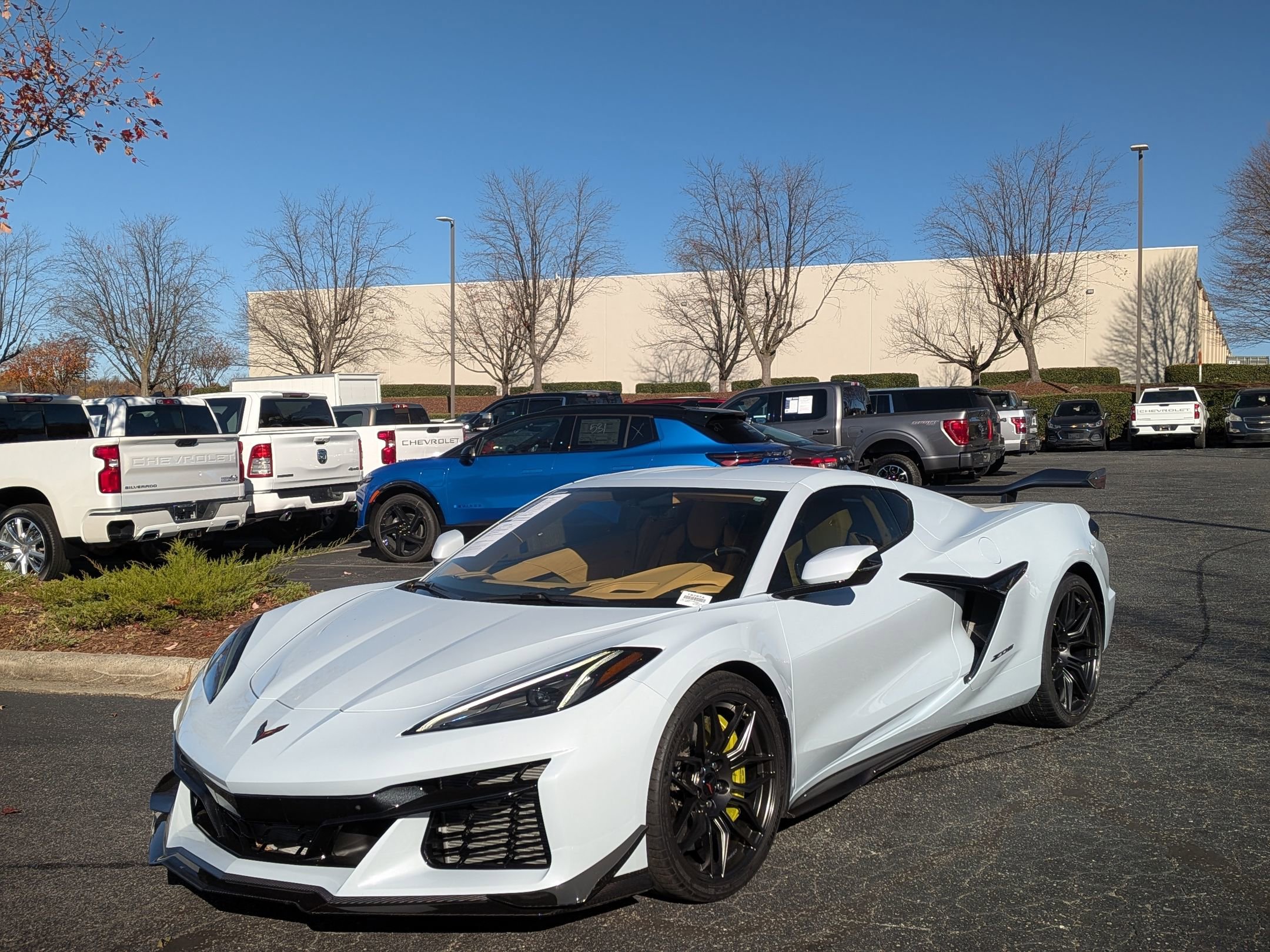Used 2023 Chevrolet Corvette Z06 w/ Z07 Performance Package image 5