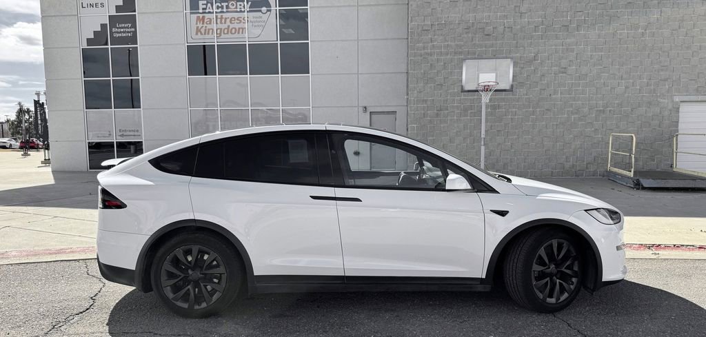 Used 2022 Tesla Model X Base image 6
