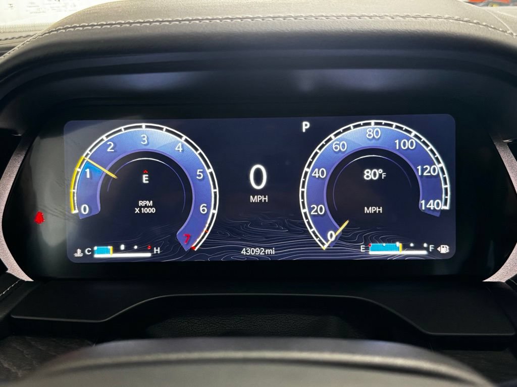 Certified 2023 Jeep Grand Cherokee Overland w/ Luxury Tech Group IV AWD/4WD image 14
