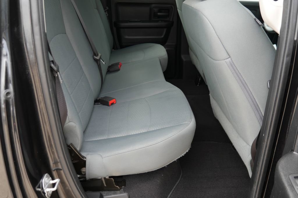 Used 2017 RAM 1500 Express AWD/4WD image 23