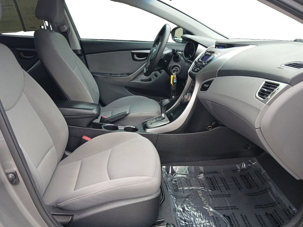 Used 2013 Hyundai Elantra GLS w/ Preferred Pkg FWD image 15