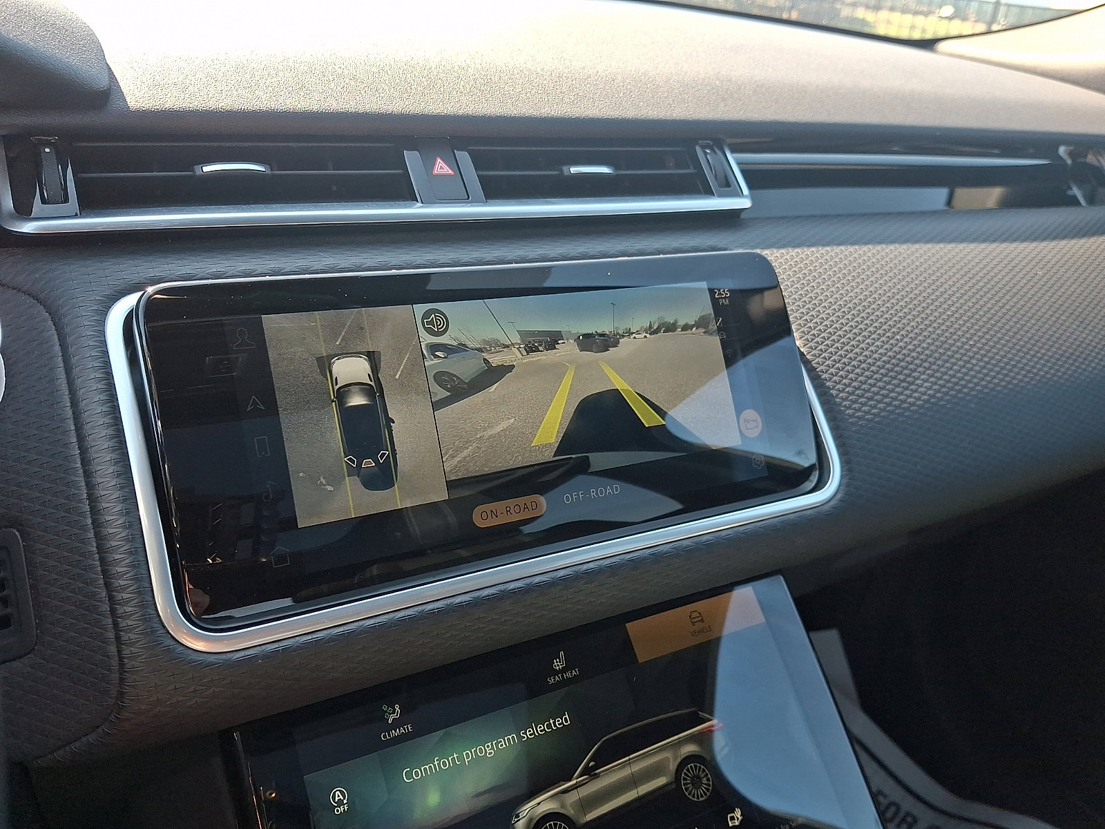 Used 2021 Land Rover Range Rover Velar R-Dynamic S image 19