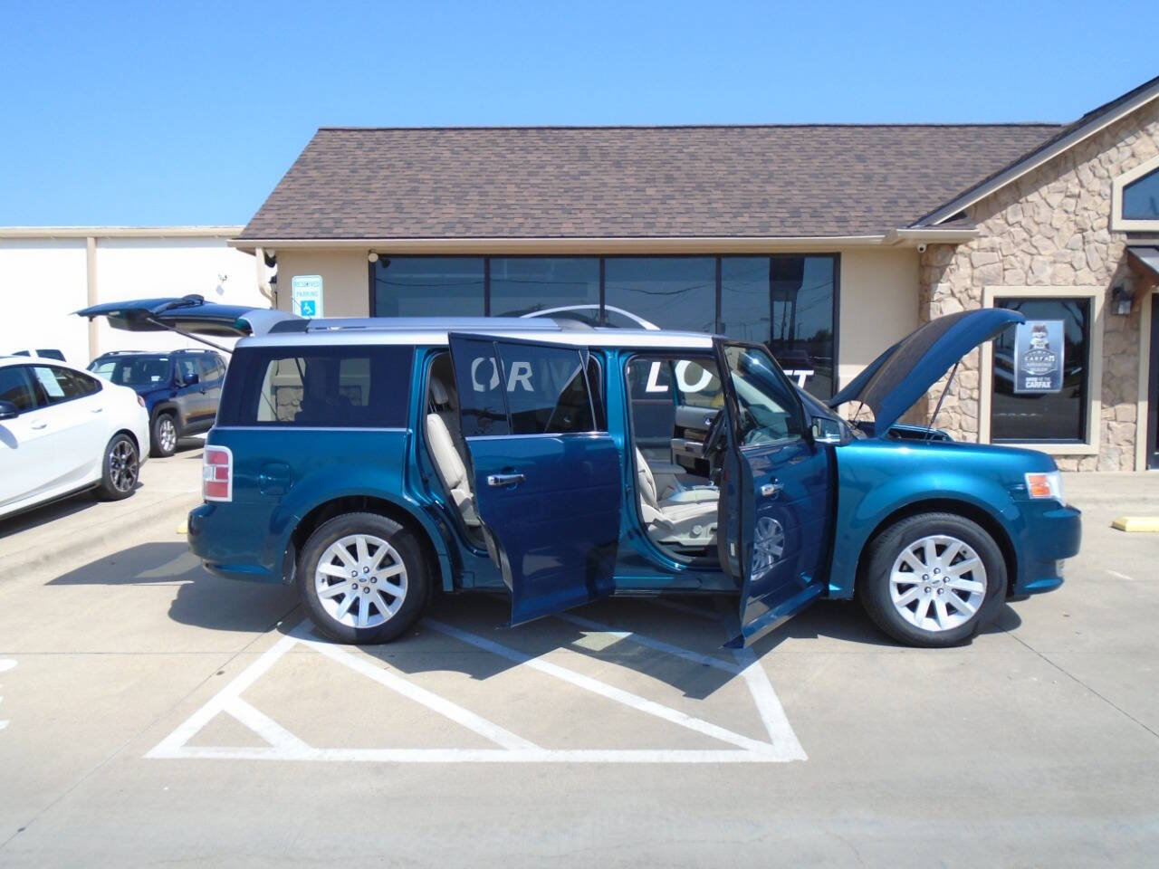 Used 2011 Ford Flex SEL w/ Rapid Spec Order Code FWD image 23