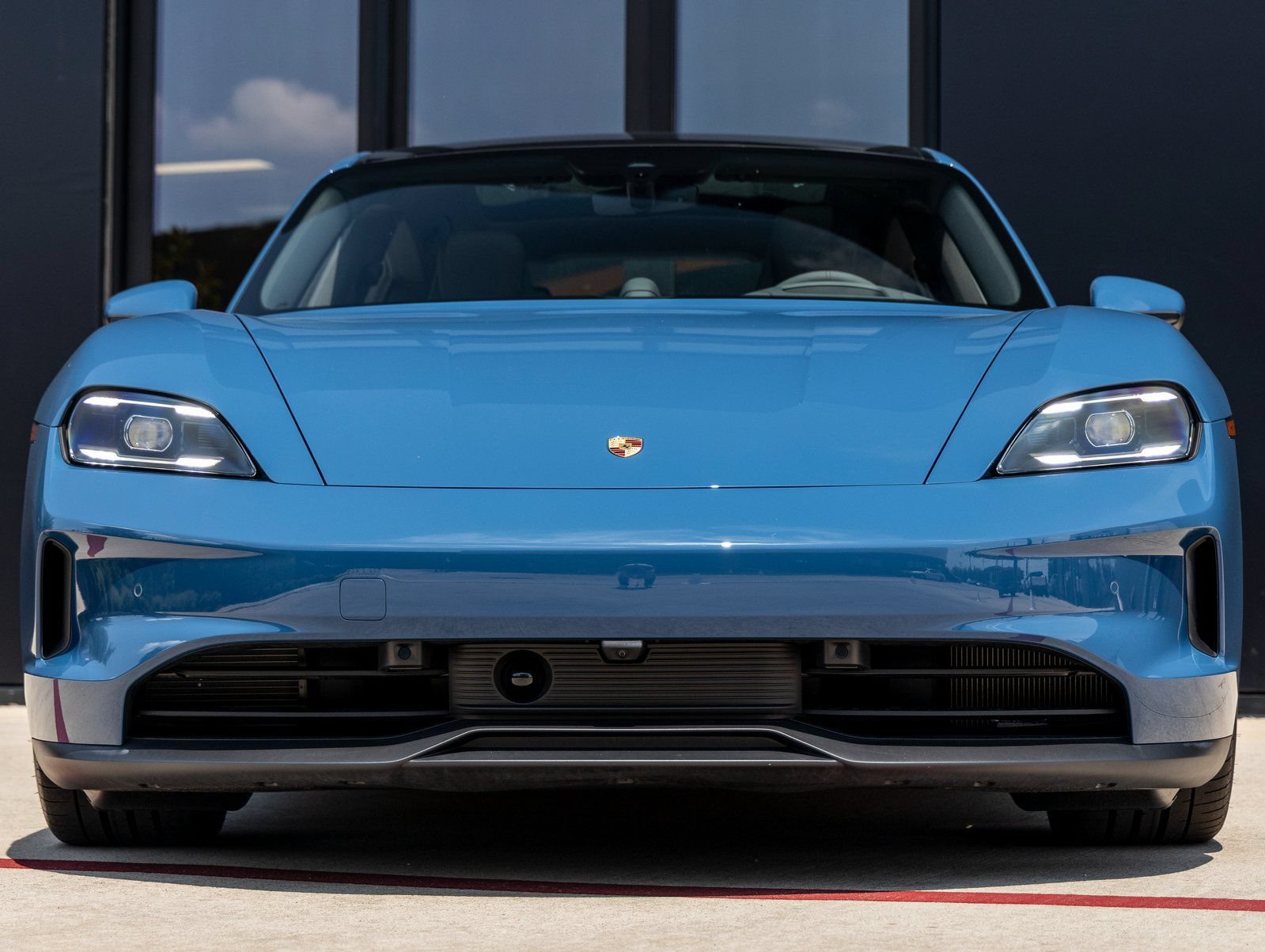 Certified 2025 Porsche Taycan AWD/4WD image 8