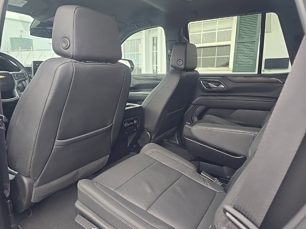 Used 2023 Chevrolet Tahoe LT w/ Luxury Package image 17