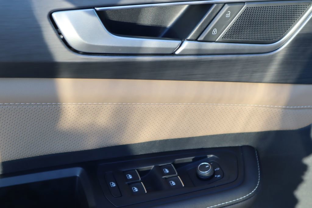 Used 2024 Volkswagen Atlas Cross Sport SE image 22