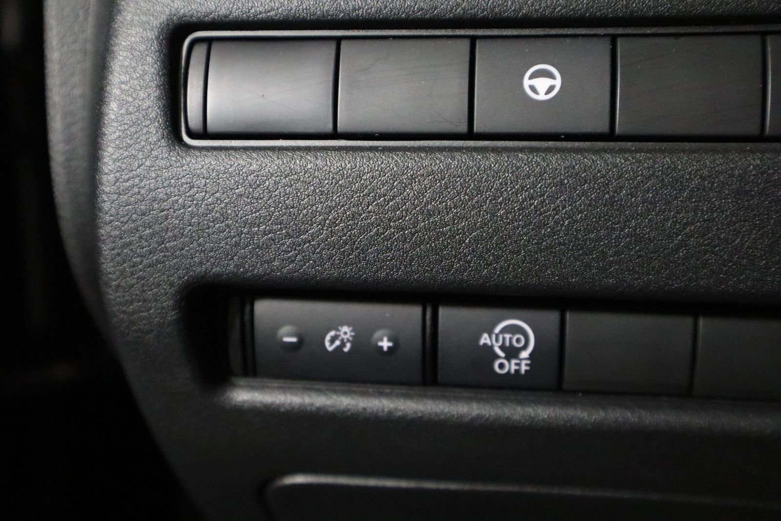 Used 2023 Nissan Rogue SV FWD image 34