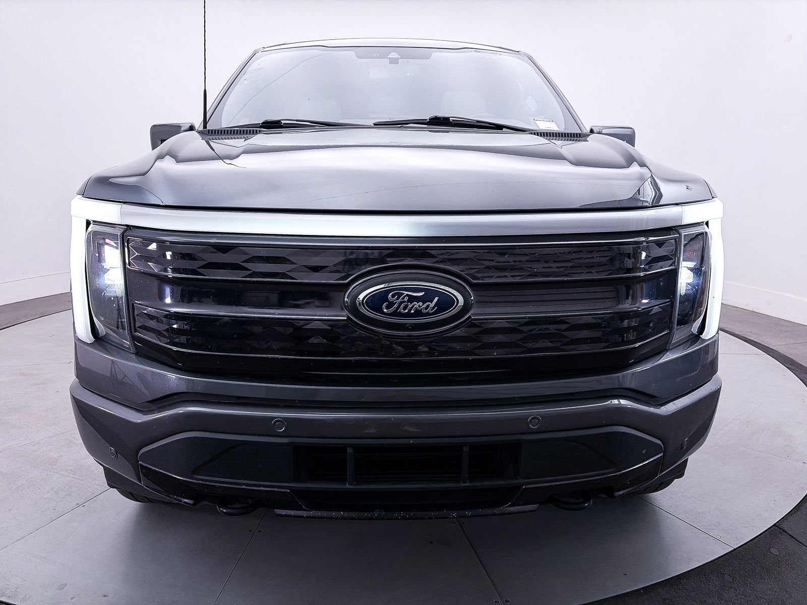 Used 2023 Ford F150 Lightning Platinum AWD/4WD image 14