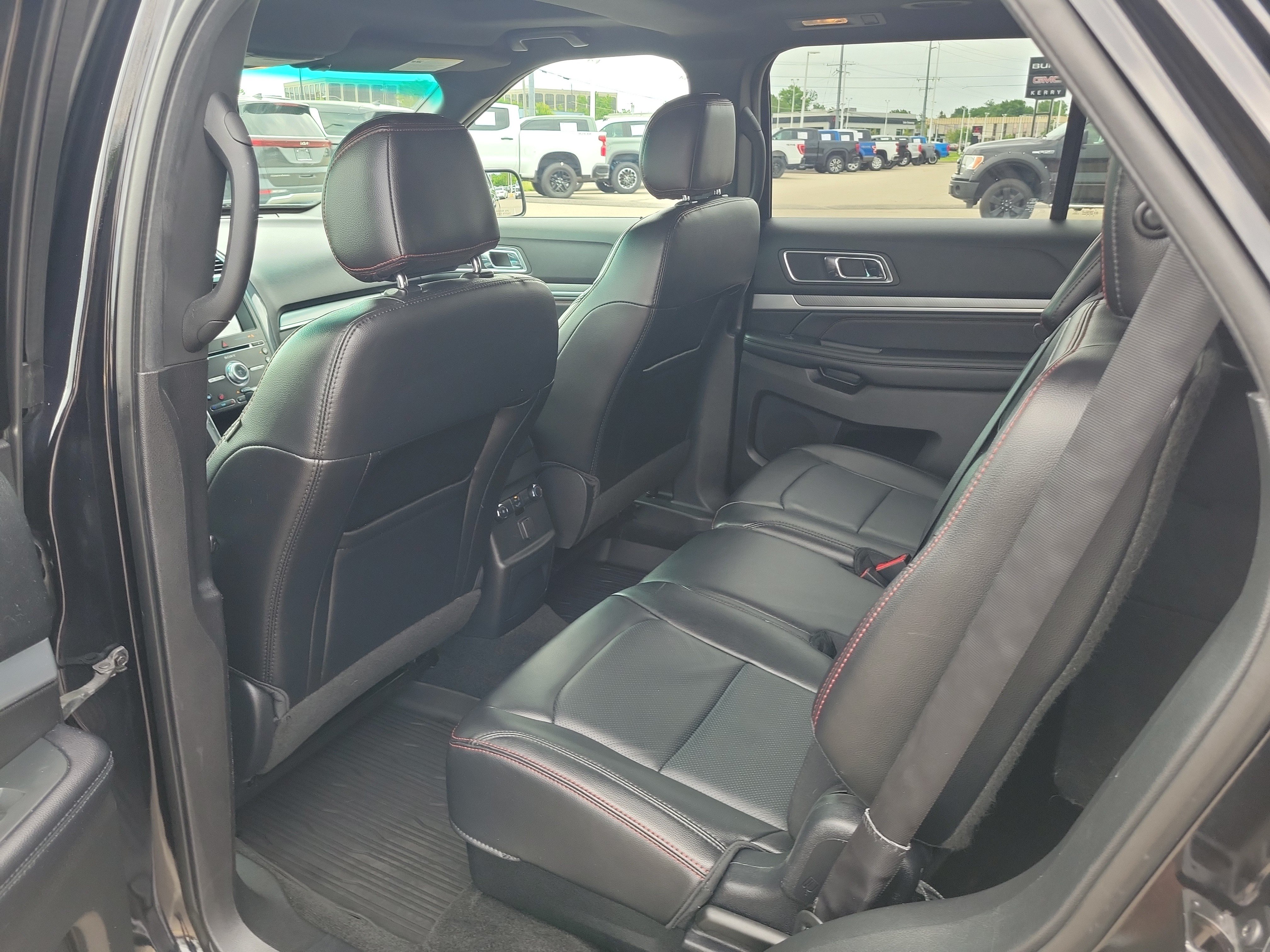Used 2017 Ford Explorer Sport AWD/4WD image 14