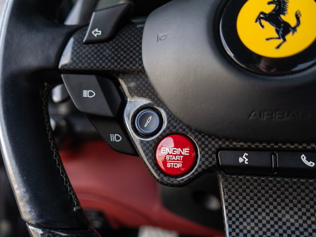 Used 2019 Ferrari 812 Superfast RWD image 18