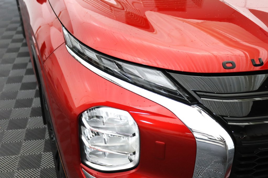 Used 2026 Mitsubishi Outlander AWD image 10