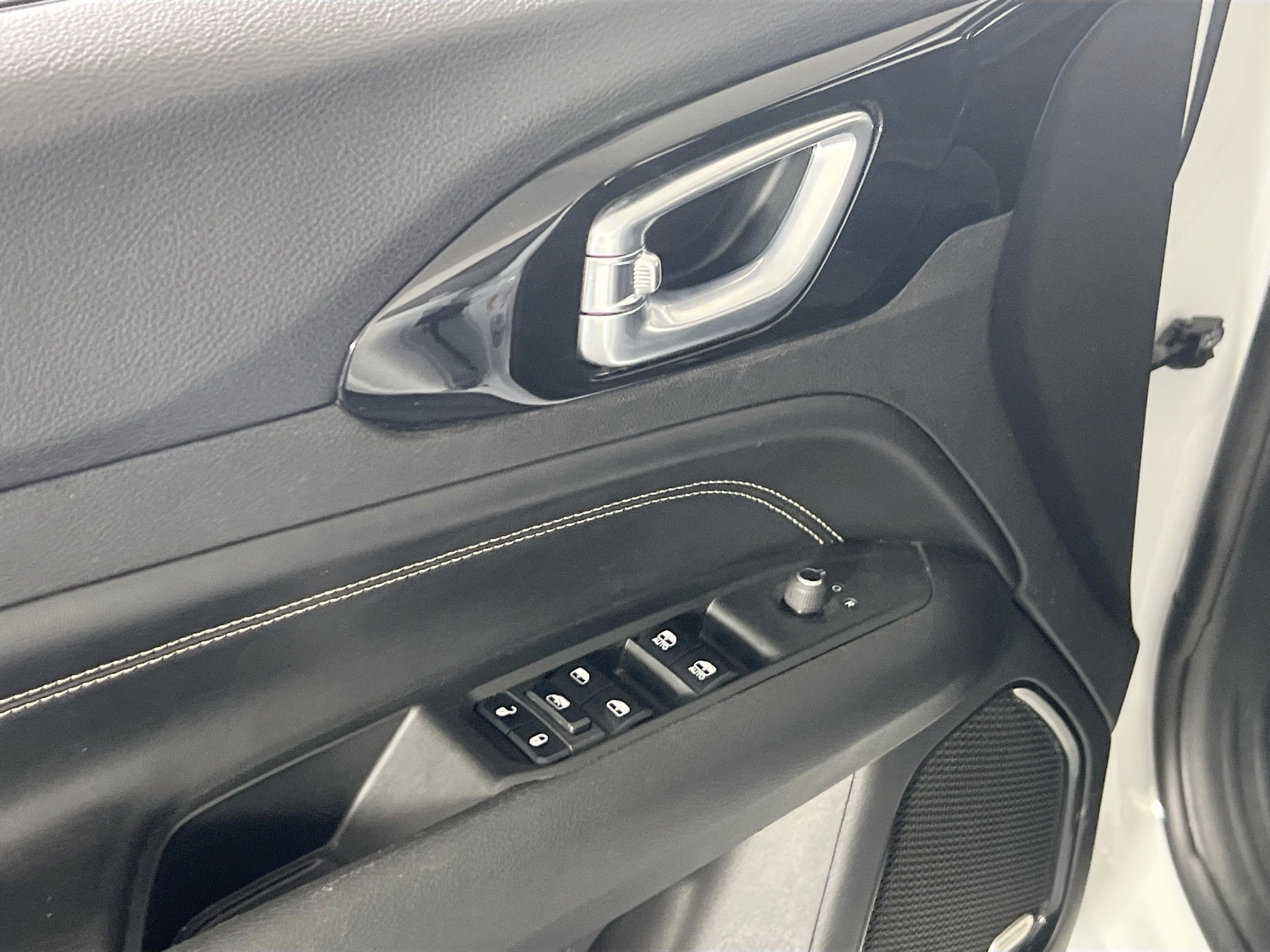 Used 2022 Jeep Compass High Altitude AWD/4WD image 18
