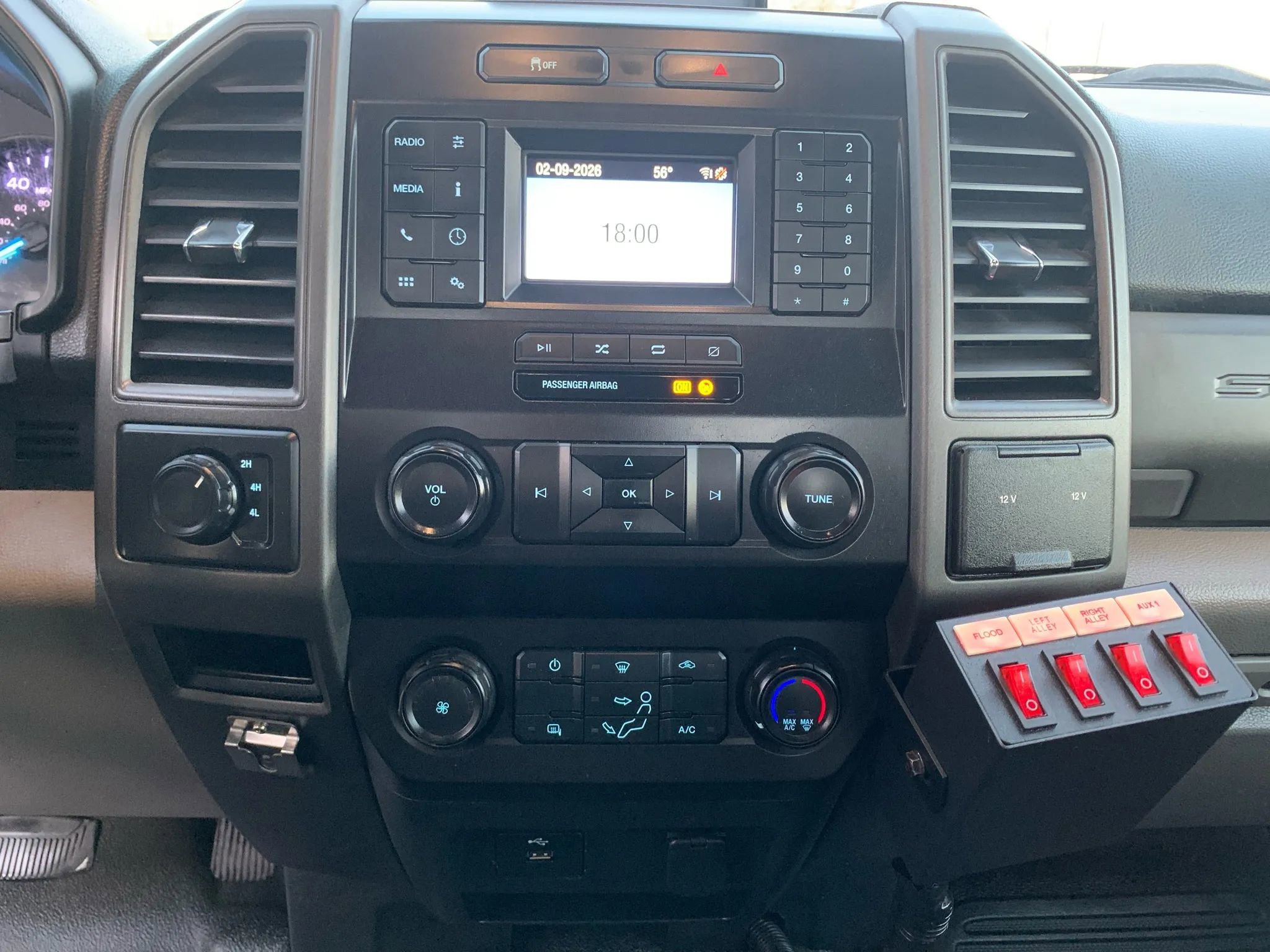 Used 2020 Ford F550 4x4 Regular Cab Super Duty w/ Power Equipment Group image 17
