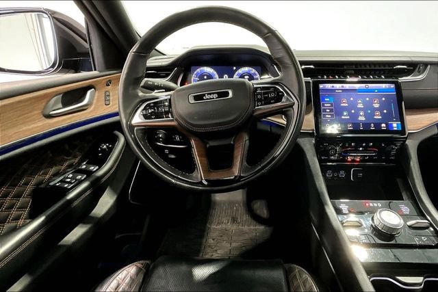 Used 2023 Jeep Grand Cherokee Summit w/ Luxury Tech Group V image 8