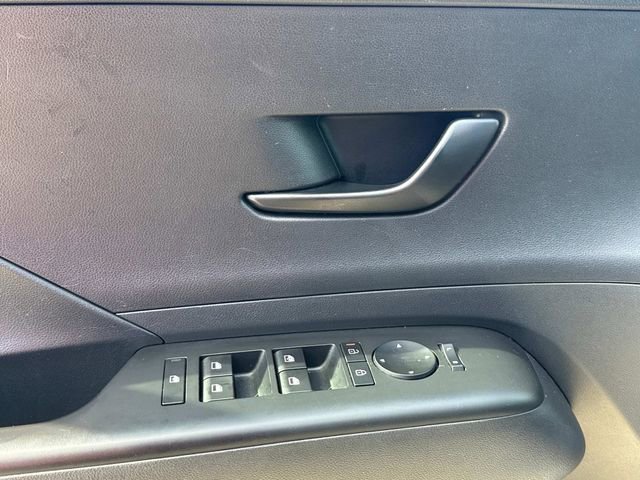 Used 2025 Hyundai Kona SEL image 26