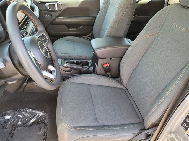 Used 2024 Jeep Wrangler Sahara image 16