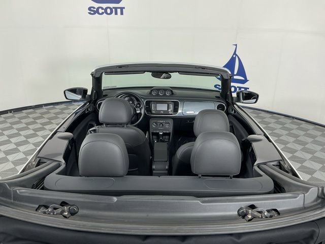 Used 2013 Volkswagen Beetle 2.0T image 19