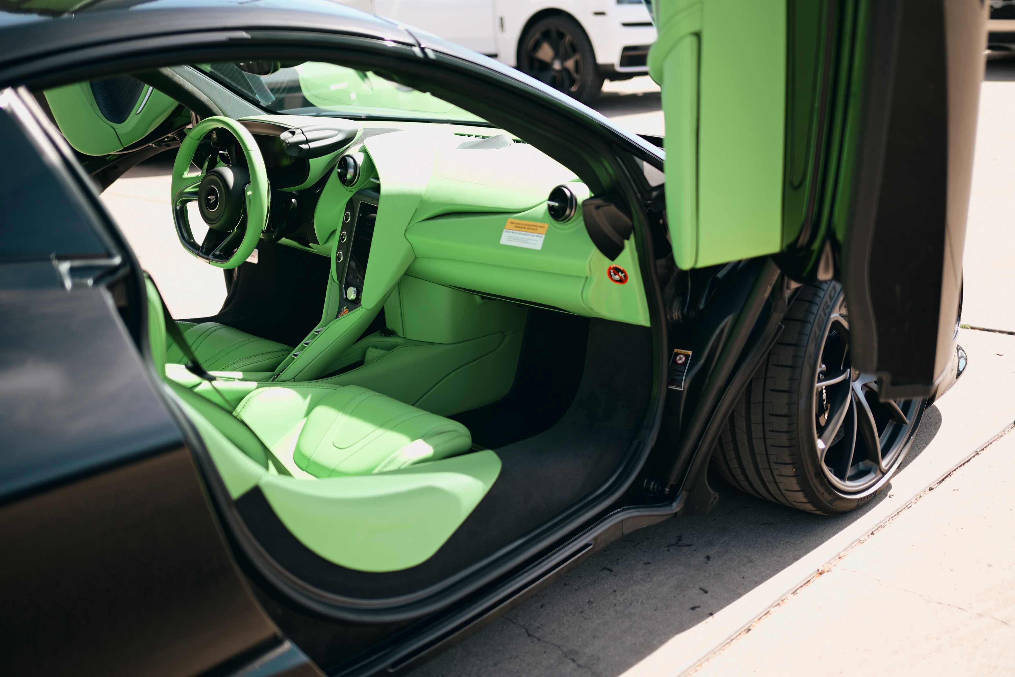 Used 2026 McLaren 750S Spider image 9