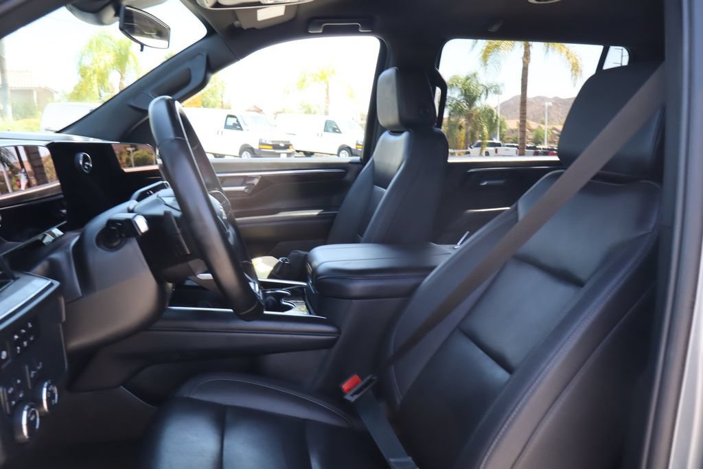 Used 2025 Chevrolet Suburban LT AWD/4WD image 20