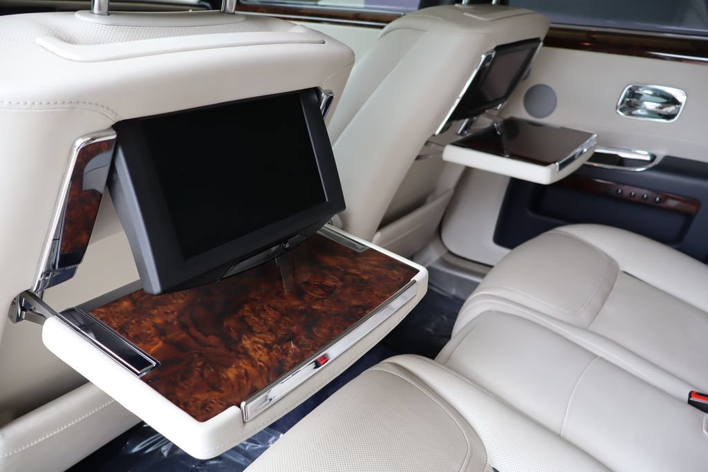 Used 2016 Rolls-Royce Ghost RWD image 16